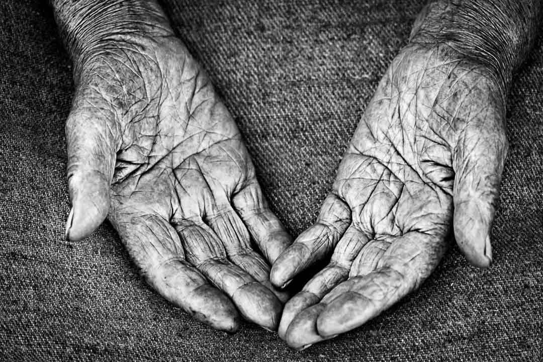 centenarian_hands