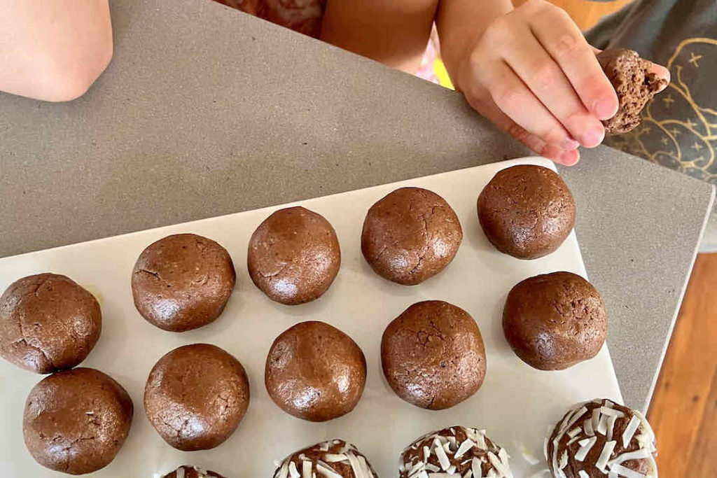 prebiotic_bliss_balls_for_kids